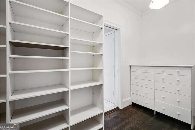 Building Photo - 460 Ivy Park Ln NE