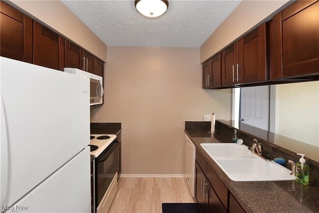 Building Photo - 1408 Stoney Run Trail