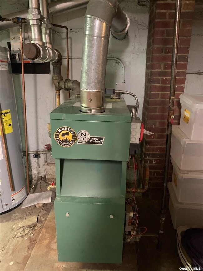 Building Photo - 70-20 Harrow St