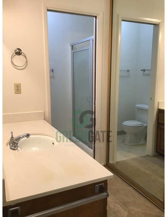 Building Photo - 941 Claremont Ct