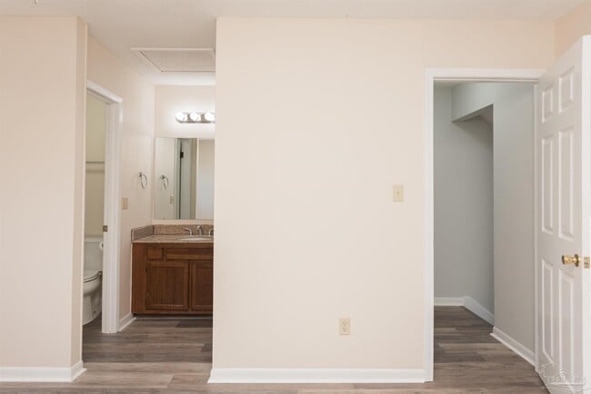 Building Photo - 7224 Lago Vista Ct
