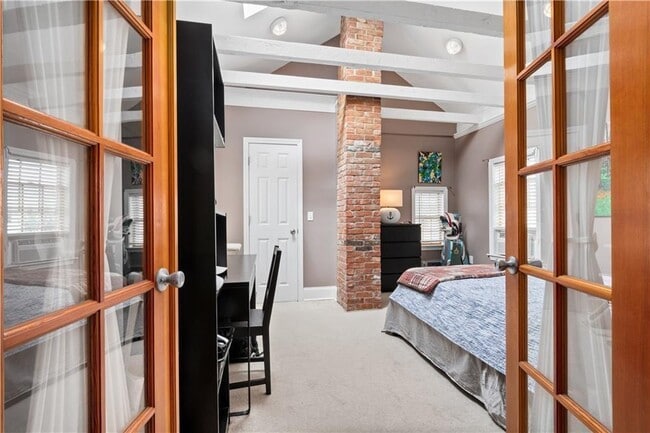 Building Photo - 22 Stockholm St