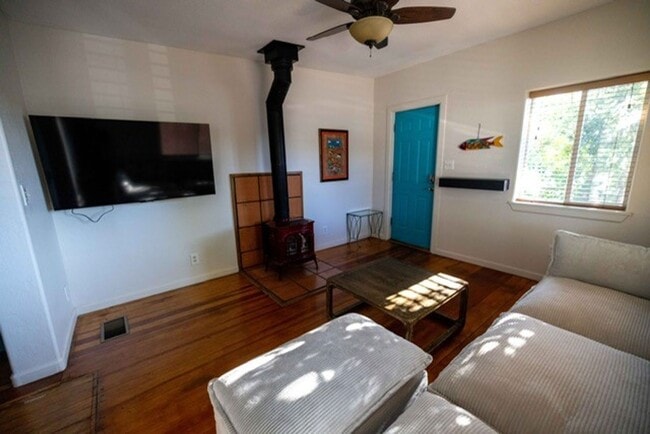 Building Photo - Modern Comfort with Fireplace & Yard | 2BR...