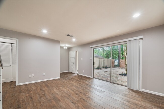 Building Photo - 2425 W Settler's Way