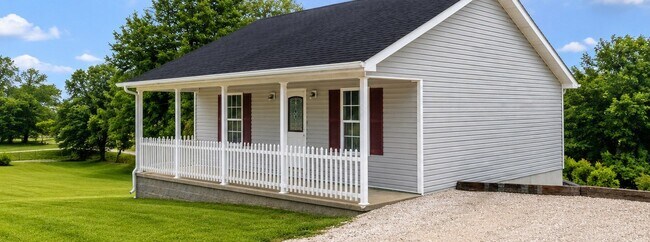 Building Photo - 211 Memory Ln