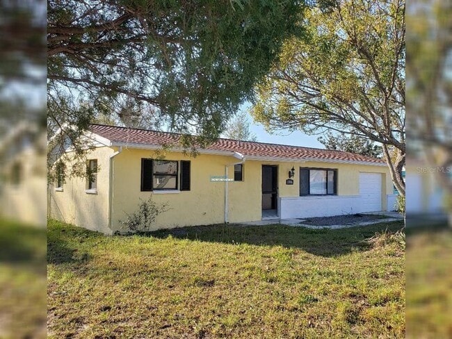 Building Photo - 4486 Yorkshire Ave