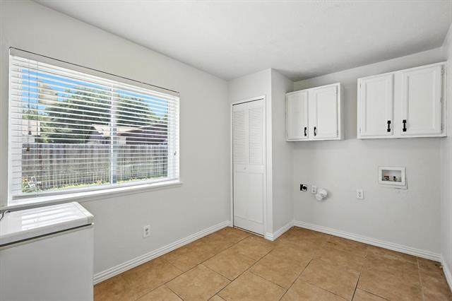 Building Photo - 5024 Middleton Cir