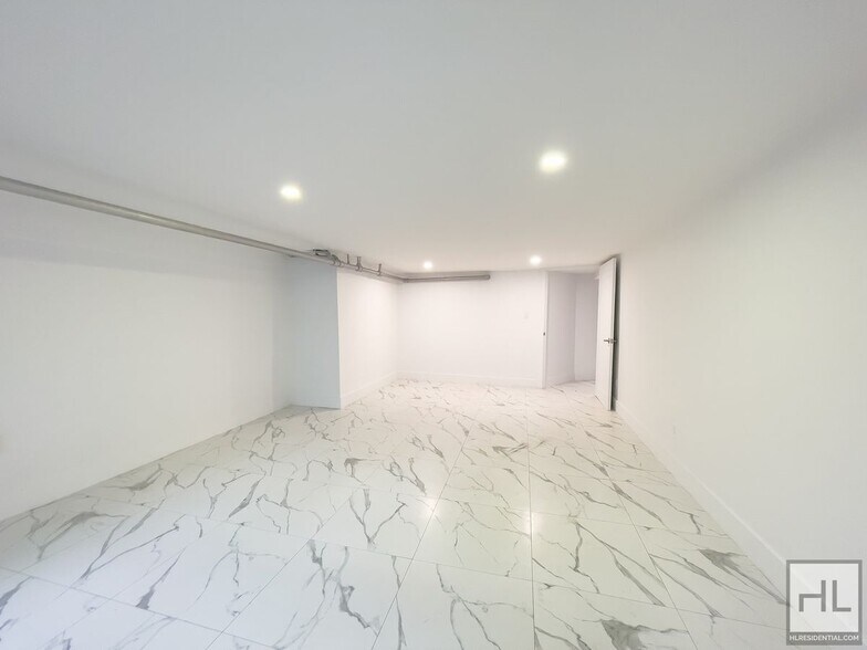 Building Photo - Renovated 2-Bedroom with Private Backyard + 1,500 Sq Ft Recreation Space | Fort Greene