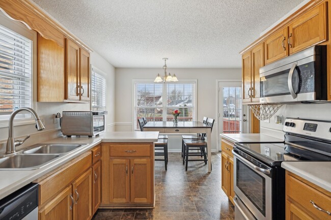 Building Photo - 1307 Bluebonnet Dr