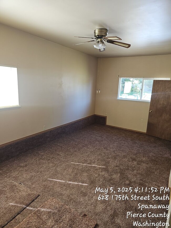 Building Photo - Spanaway rambler home - 3 bedrooms 1 bath,...