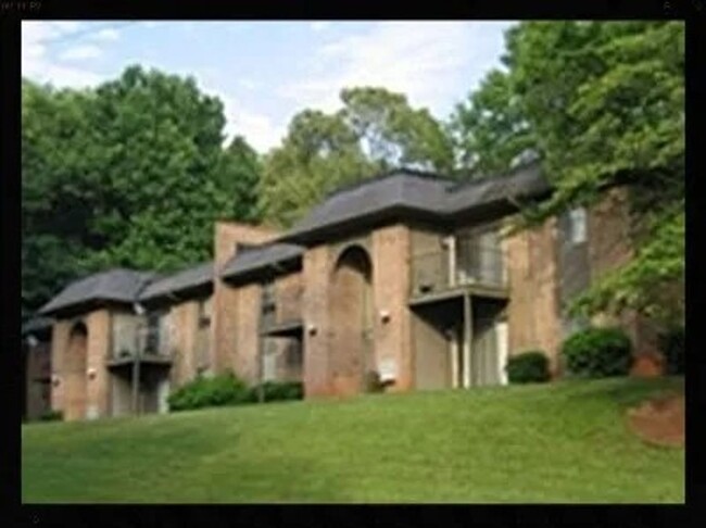 Building Photo - 320 Orchard Trace Ln