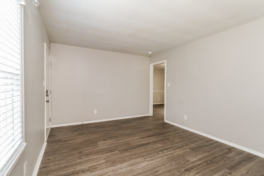 Building Photo - 619 Kentbrook Dr