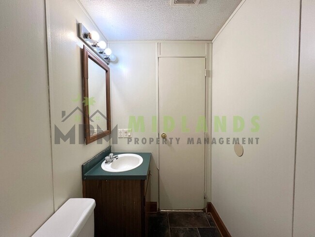 Building Photo - 575 Forts Pond Rd