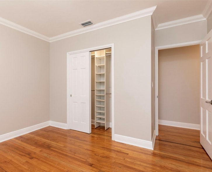 Building Photo - 1350 Mendavia Ave