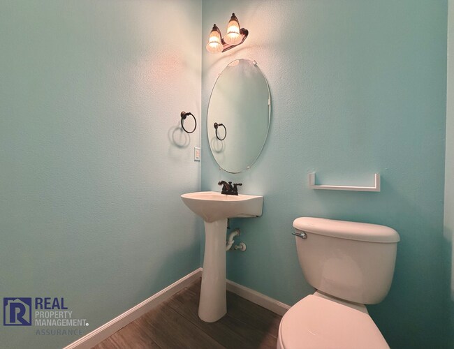 Building Photo - Charming 3BR/2.5BA Beaverton Home in Prime Location