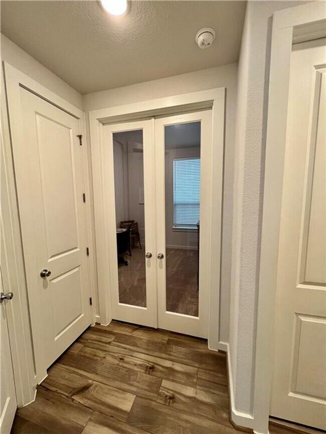 Building Photo - HONEY STOP THE CAR!!!!  Siena Subdivision/ 4 bedroom/Single Story/Round Rock / Hutto ISD