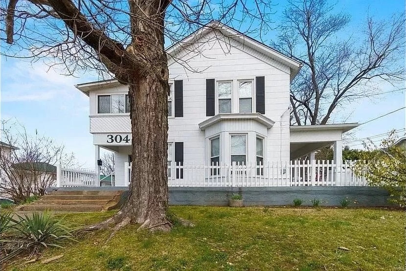 Building Photo - 304 Florence St