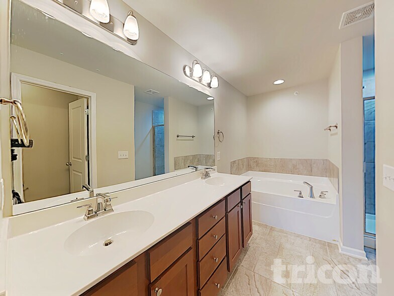 Building Photo - 206 Ashmere Ct