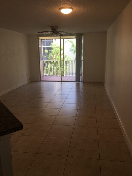 Building Photo - 8215 Lake Dr