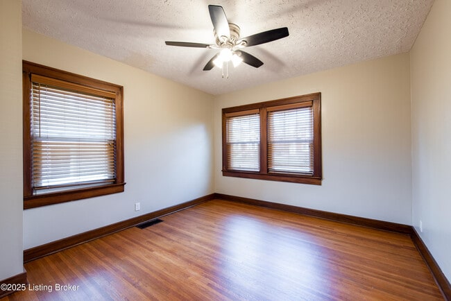 Building Photo - 1852 Princeton Dr