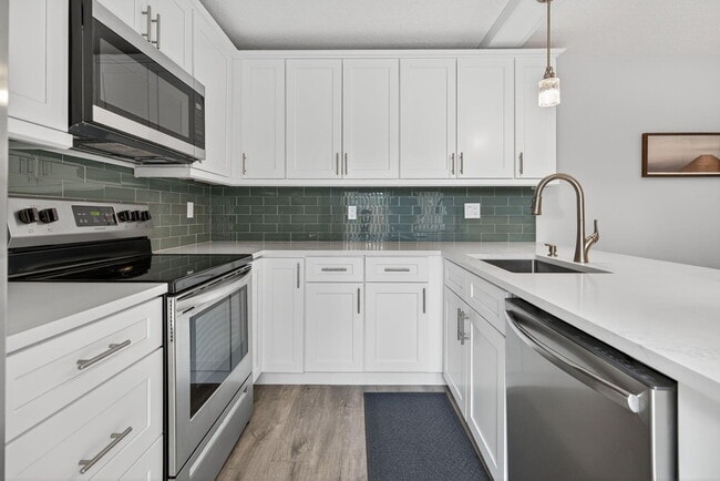 Building Photo - 2701 27th Ct