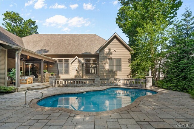 Building Photo - 9743 Cobblestone Dr