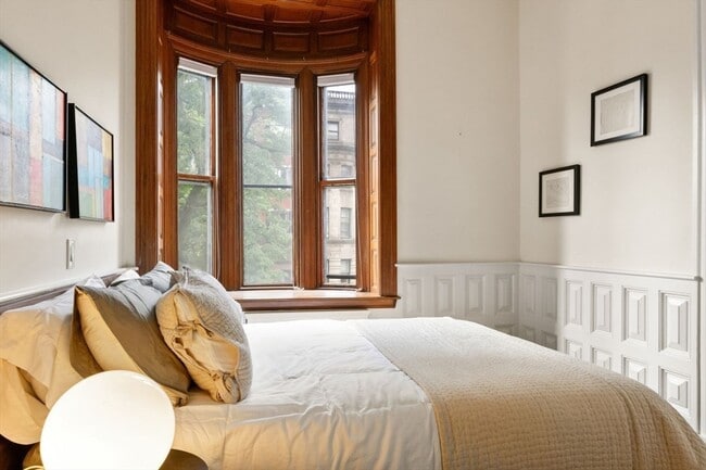 Building Photo - 371 Beacon St