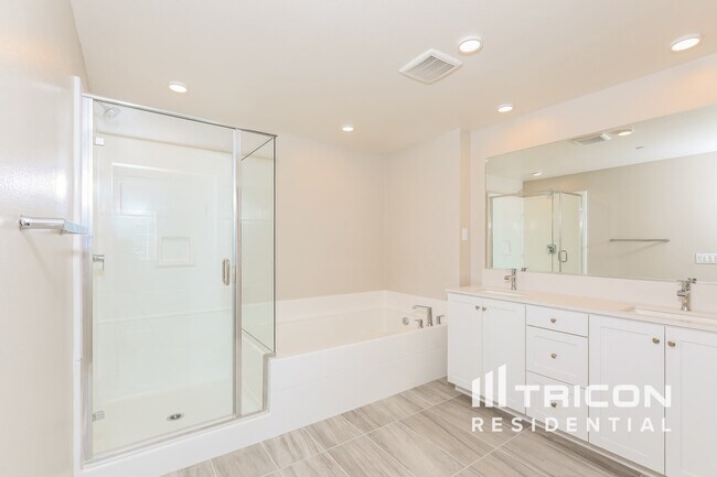 Building Photo - 31667 Hans Dr