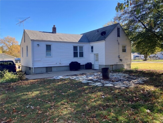 Building Photo - 915 Lindsay Ln