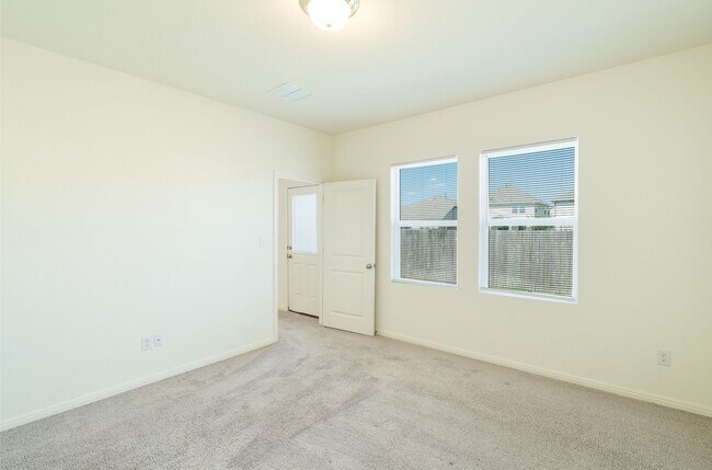 Building Photo - 402 Gemsbok Rd