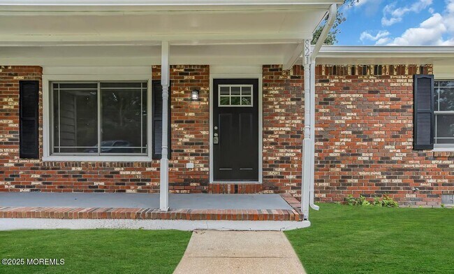 Building Photo - 821 Bay Ave