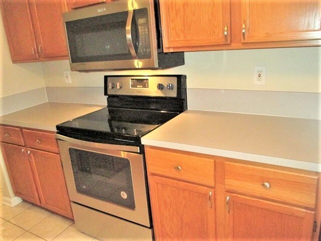 Building Photo - 3741 Woodbriar Dr