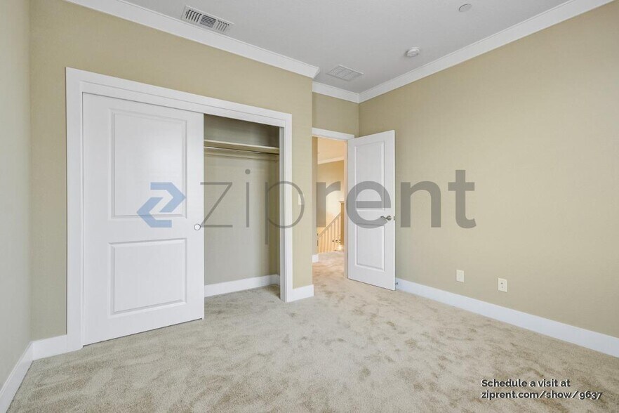 Building Photo - 778 Hydrangea Dr