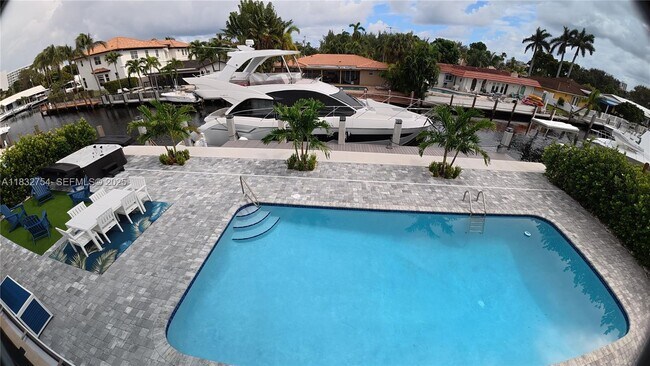 Building Photo - 1240 NE 27th Terrace