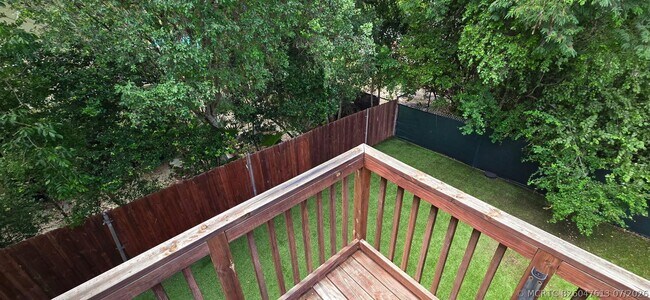 Building Photo - 410 Coconut Dr