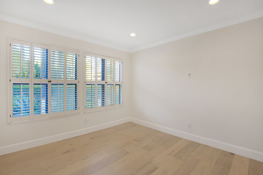 Building Photo - 23450 Park Hermosa