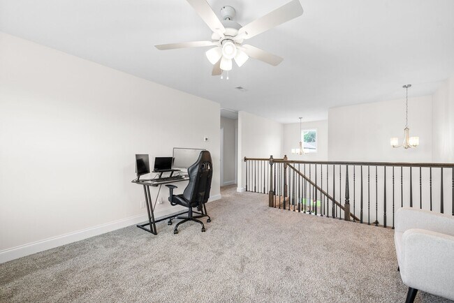 Building Photo - 525 Bloomington Trce