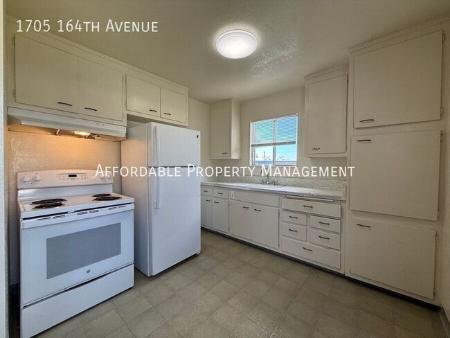 Building Photo - 1705 164th Ave