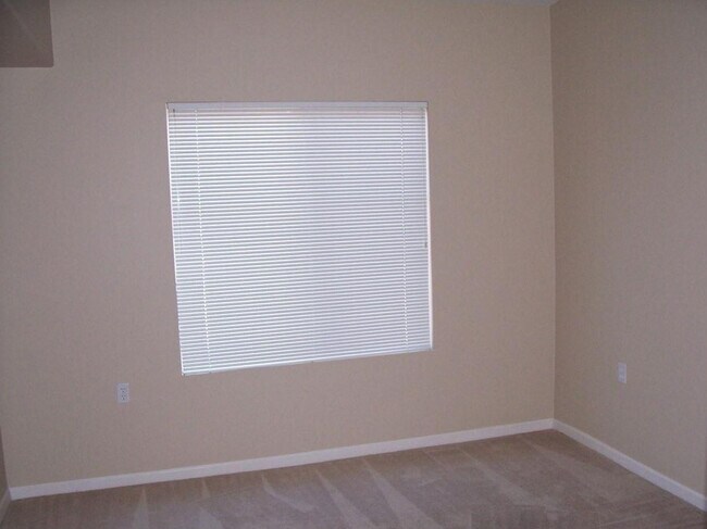 Building Photo - 1920 E Bell Rd