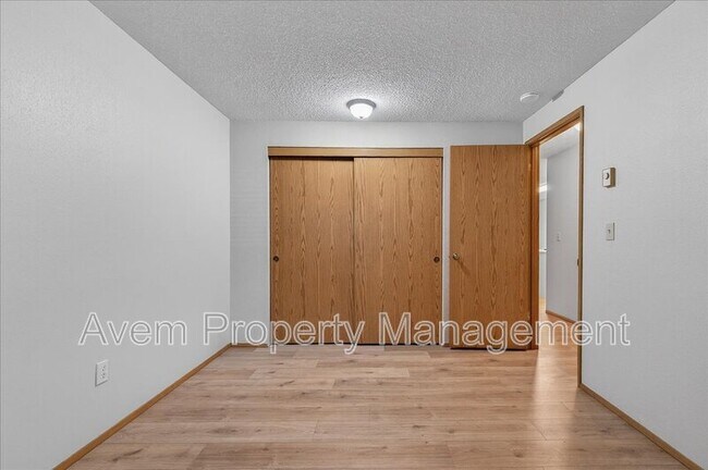 Building Photo - 12600 SE Freeman Way