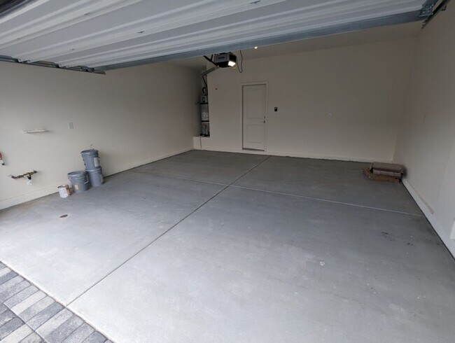 Building Photo - 7703 Moore Crk Ln