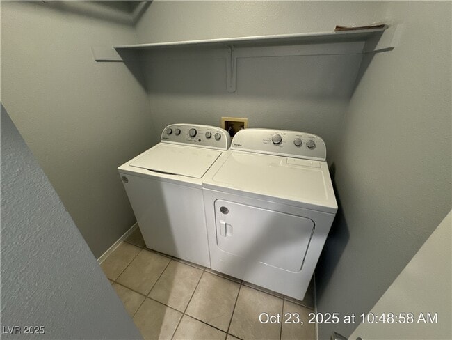 Building Photo - 2538 Wolverton Ave