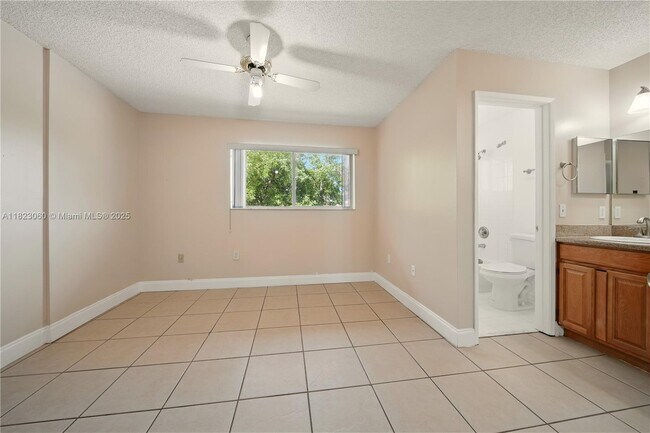 Building Photo - 14907 SW 80th St