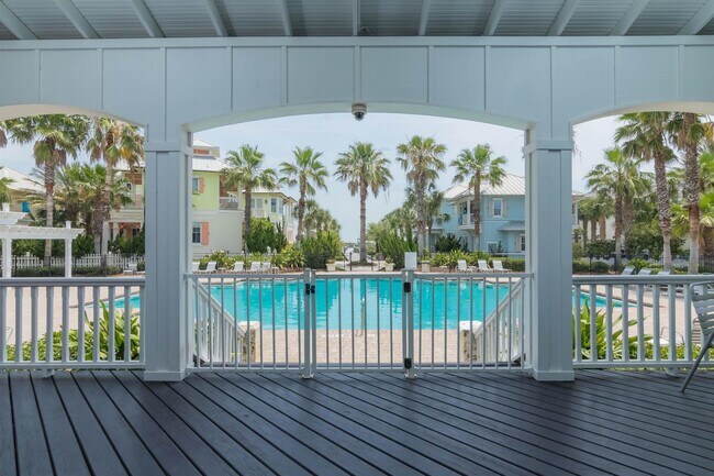 Building Photo - 313 S Forest Dune Dr