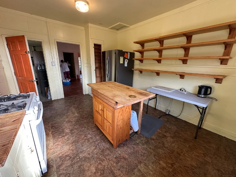 Building Photo - 48 Valley View Rd