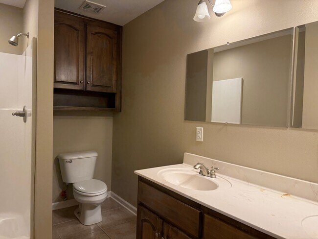 Building Photo - 2110 Richland Park Dr