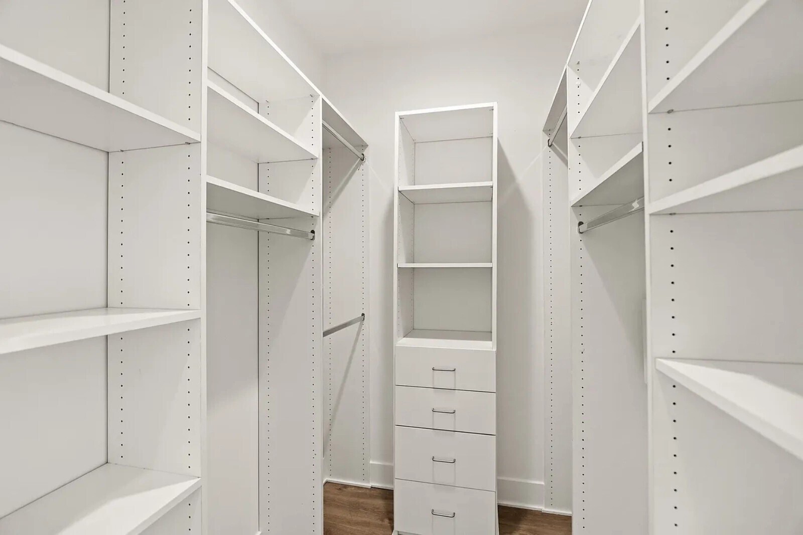 Building Photo - 5308 Sepulveda Blvd