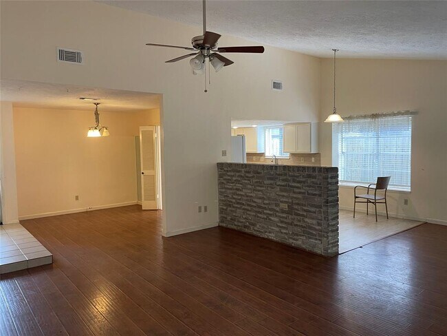 Building Photo - 5314 Atascocita West Trail