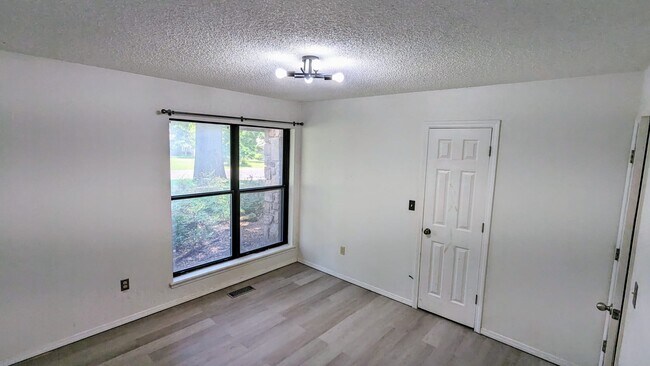 Building Photo - 7720 S Lakewood Ave