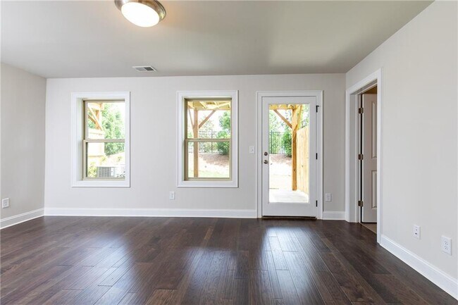 Building Photo - 7826 Laurel Crest Dr